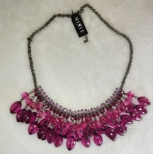 Mix It Wine red/purple plastic beaded fringe necklace
